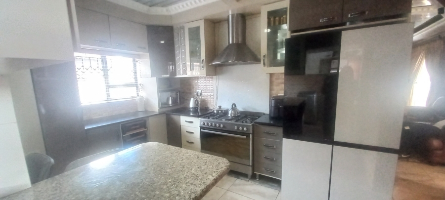 4 Bedroom Property for Sale in Mahlako-A-Phahla Gardens Limpopo