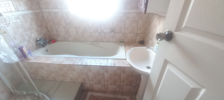 4 Bedroom Property for Sale in Mahlako-A-Phahla Gardens Limpopo