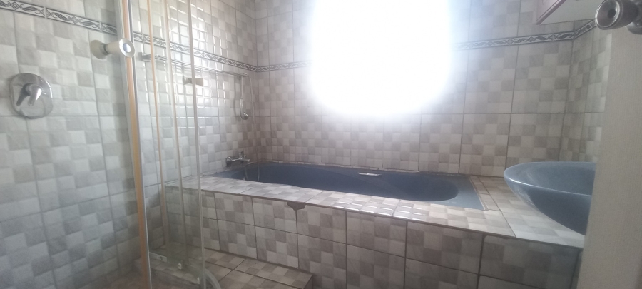 4 Bedroom Property for Sale in Mahlako-A-Phahla Gardens Limpopo