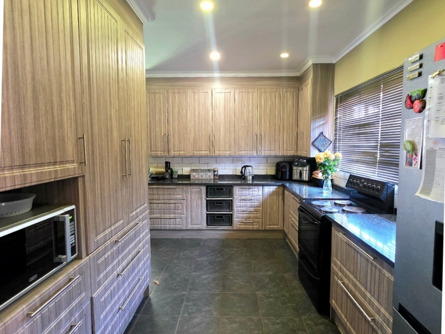 3 Bedroom Property for Sale in Fauna Park Limpopo