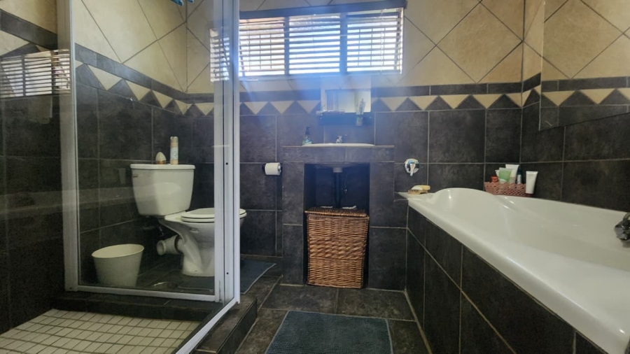 3 Bedroom Property for Sale in Bendor Limpopo