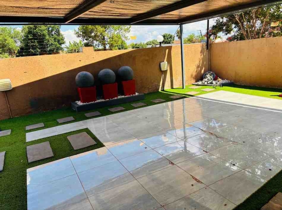 4 Bedroom Property for Sale in Mahwelereng Limpopo