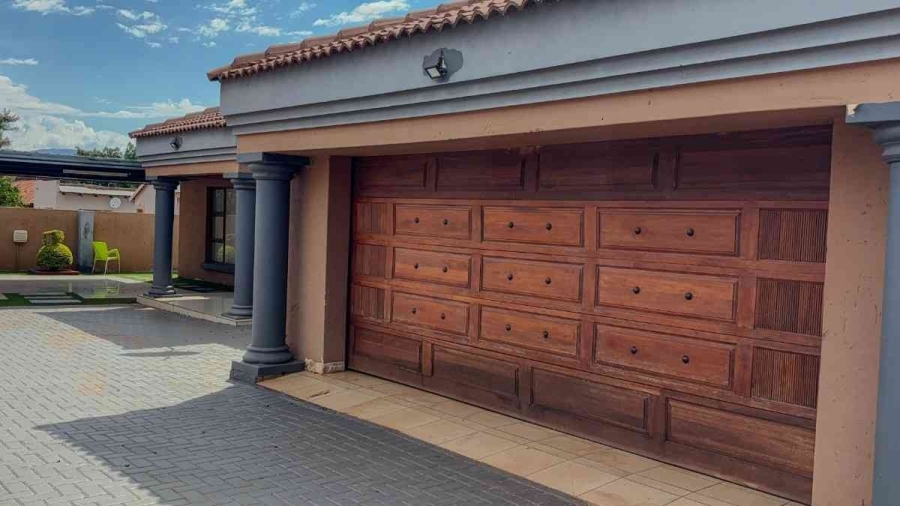 4 Bedroom Property for Sale in Mahwelereng Limpopo