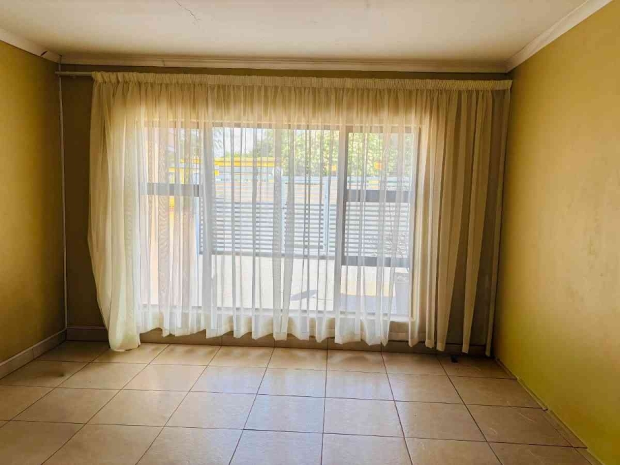 4 Bedroom Property for Sale in Mahwelereng Limpopo