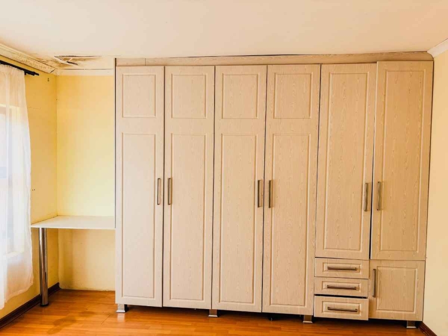 4 Bedroom Property for Sale in Mahwelereng Limpopo