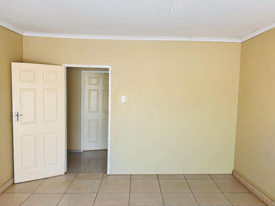 4 Bedroom Property for Sale in Mahwelereng Limpopo