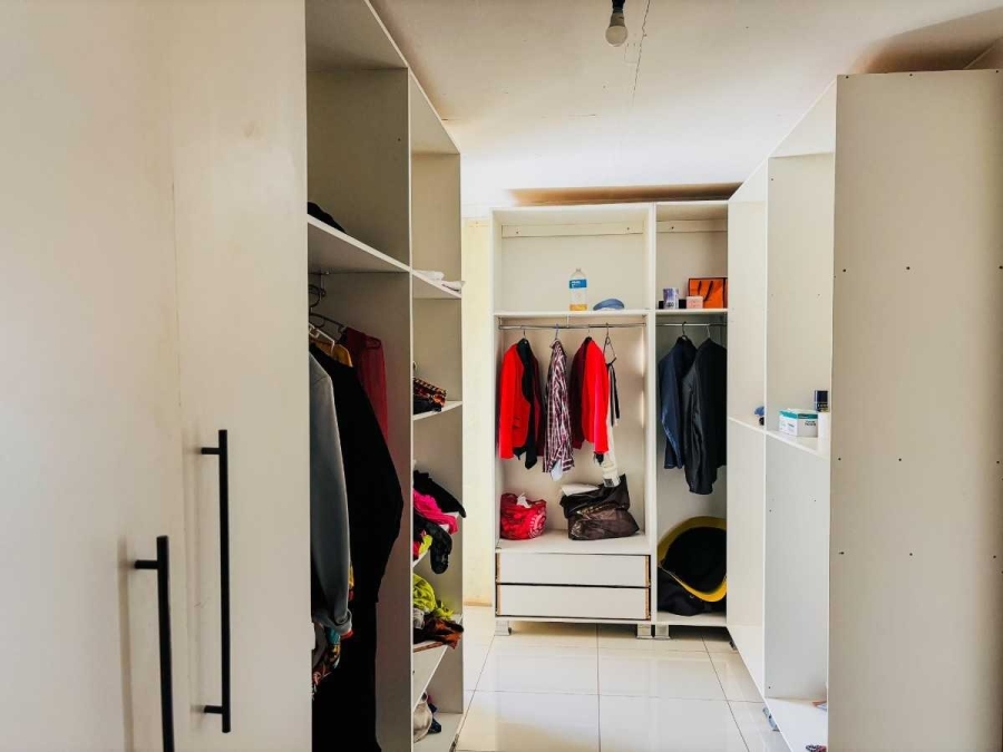 4 Bedroom Property for Sale in Mahwelereng Limpopo