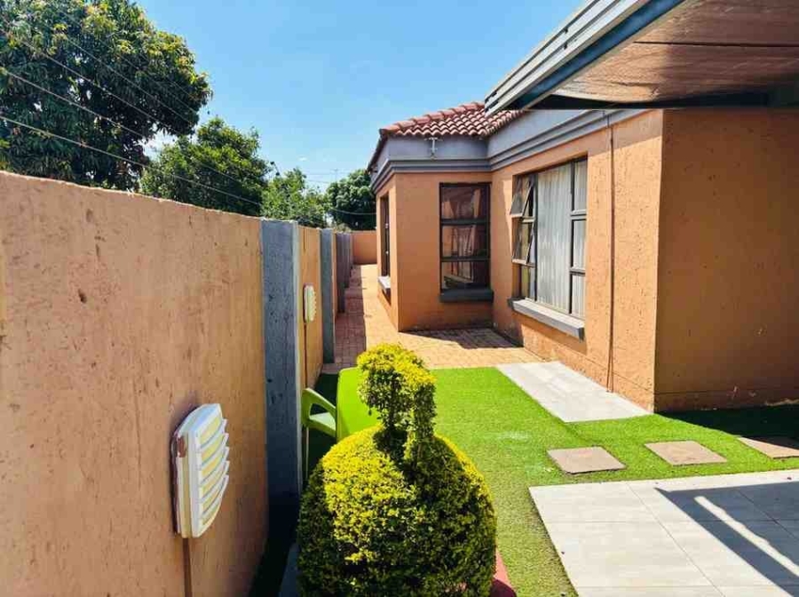 4 Bedroom Property for Sale in Mahwelereng Limpopo