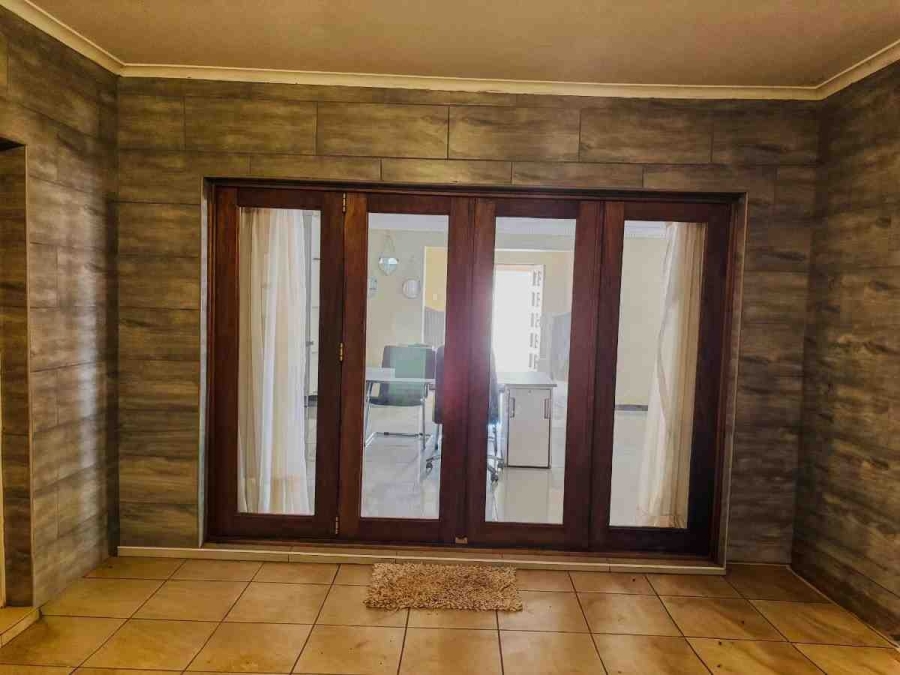 4 Bedroom Property for Sale in Mahwelereng Limpopo