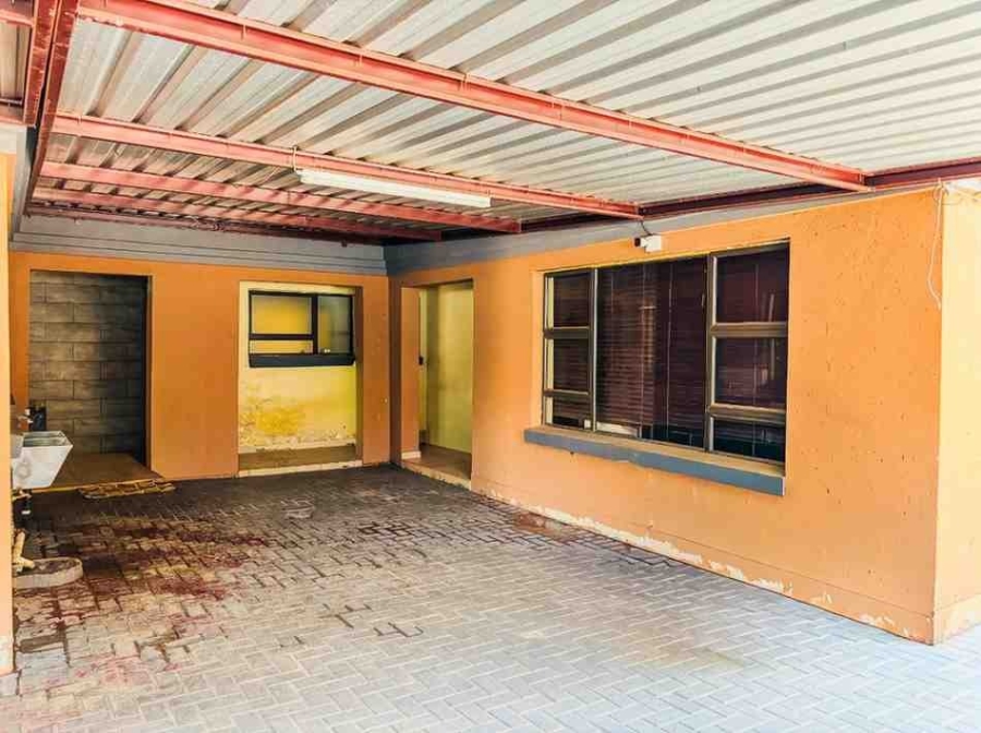 4 Bedroom Property for Sale in Mahwelereng Limpopo