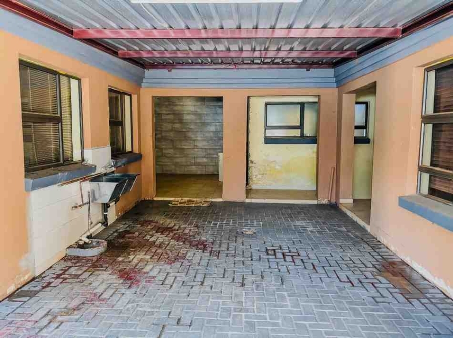4 Bedroom Property for Sale in Mahwelereng Limpopo