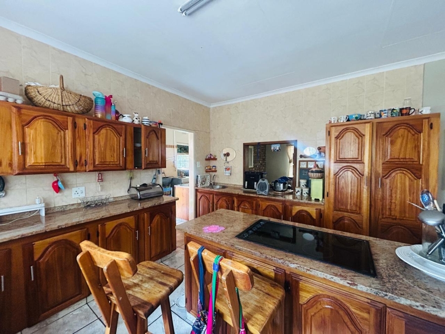 5 Bedroom Property for Sale in Chroompark Limpopo