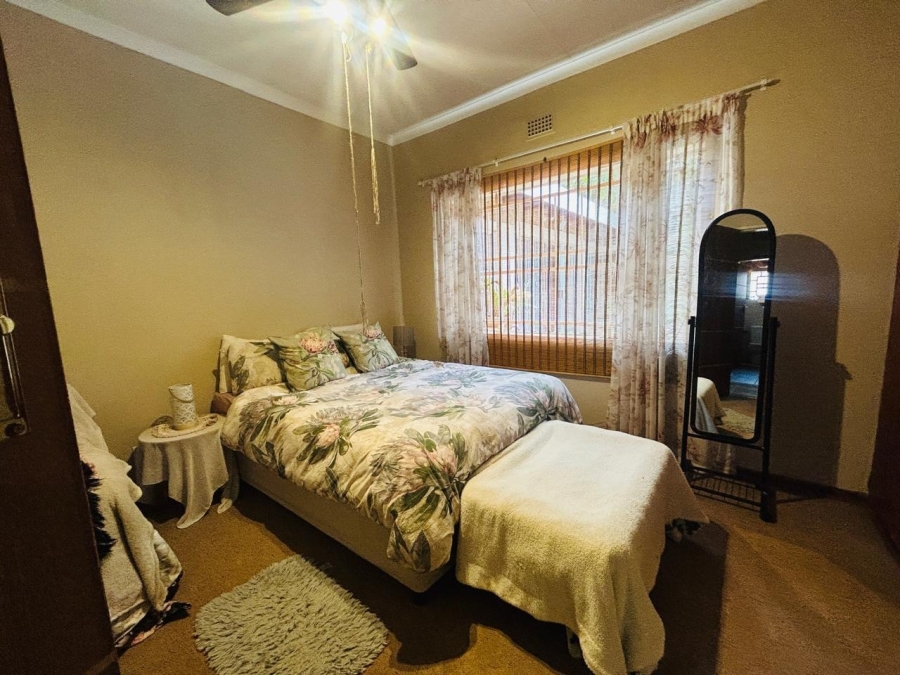 5 Bedroom Property for Sale in Chroompark Limpopo