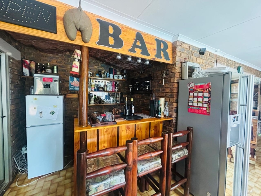 5 Bedroom Property for Sale in Chroompark Limpopo