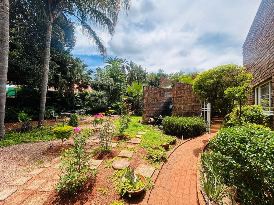 5 Bedroom Property for Sale in Chroompark Limpopo