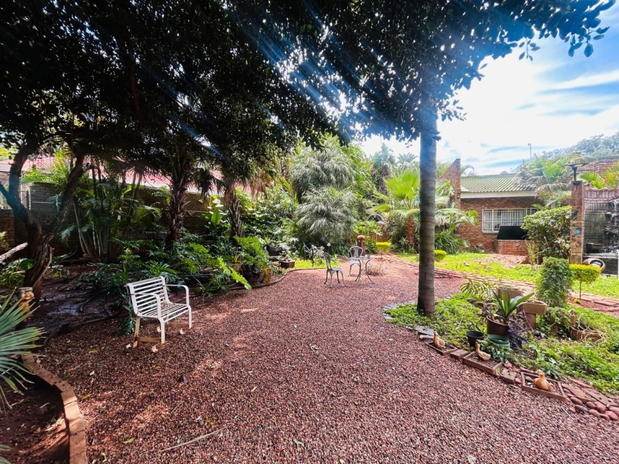 5 Bedroom Property for Sale in Chroompark Limpopo