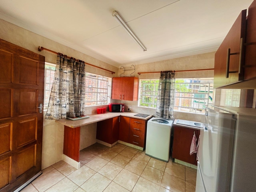 5 Bedroom Property for Sale in Chroompark Limpopo