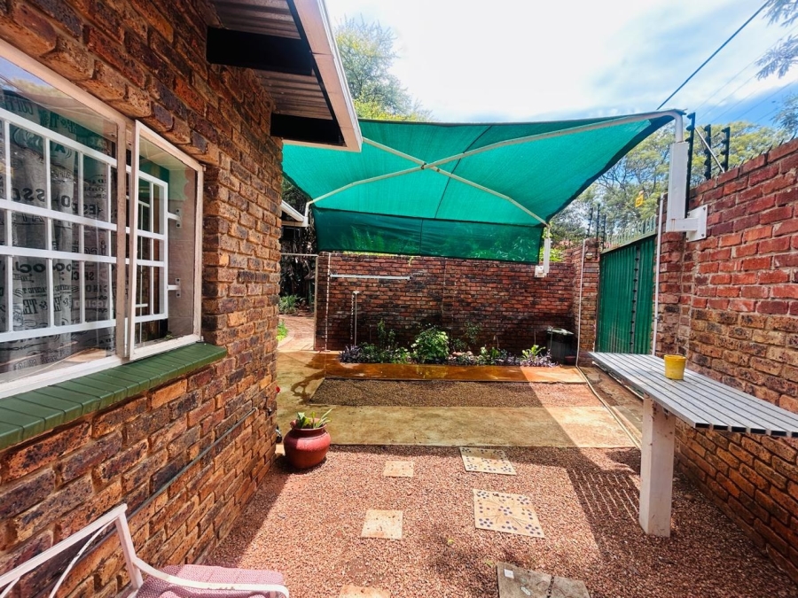 5 Bedroom Property for Sale in Chroompark Limpopo