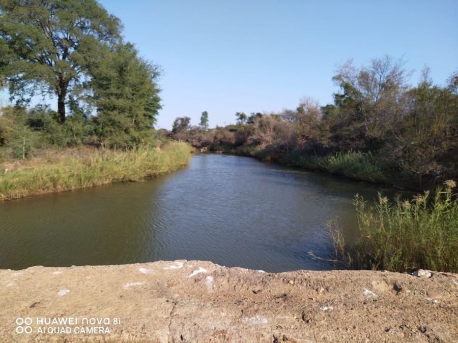 5 Bedroom Property for Sale in Tom Burke Limpopo