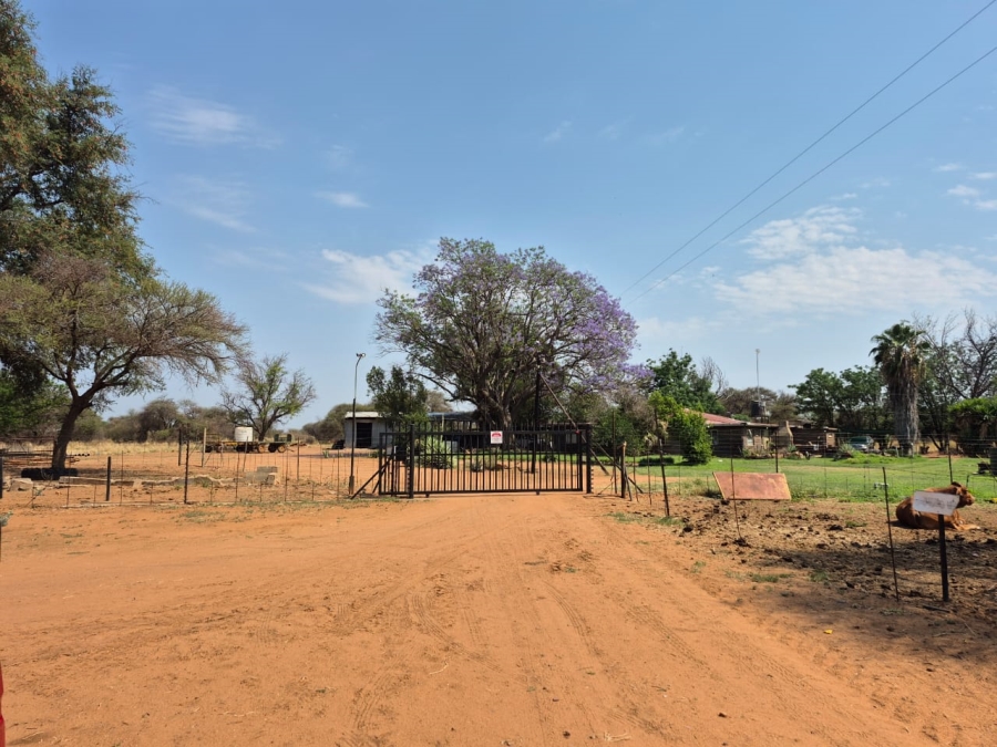 5 Bedroom Property for Sale in Tom Burke Limpopo