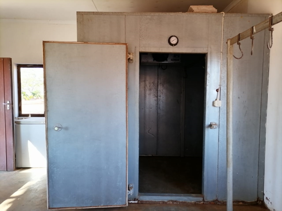 6 Bedroom Property for Sale in Tom Burke Limpopo