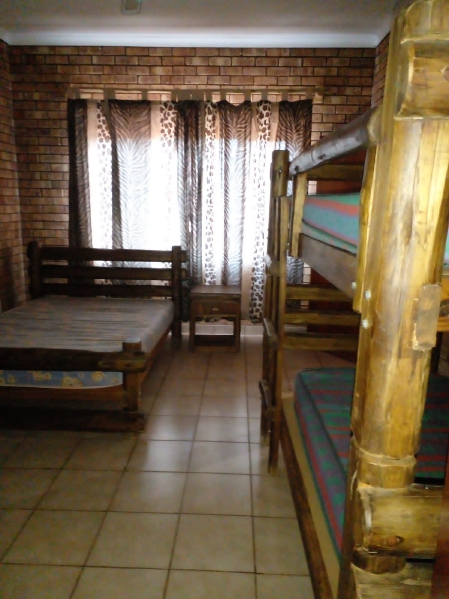 6 Bedroom Property for Sale in Tom Burke Limpopo
