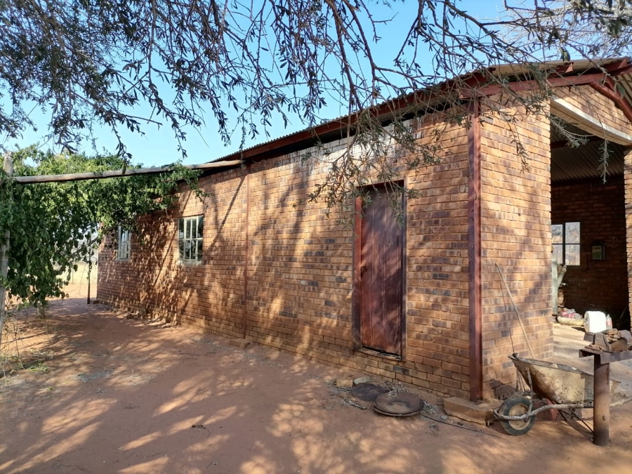 6 Bedroom Property for Sale in Tom Burke Limpopo