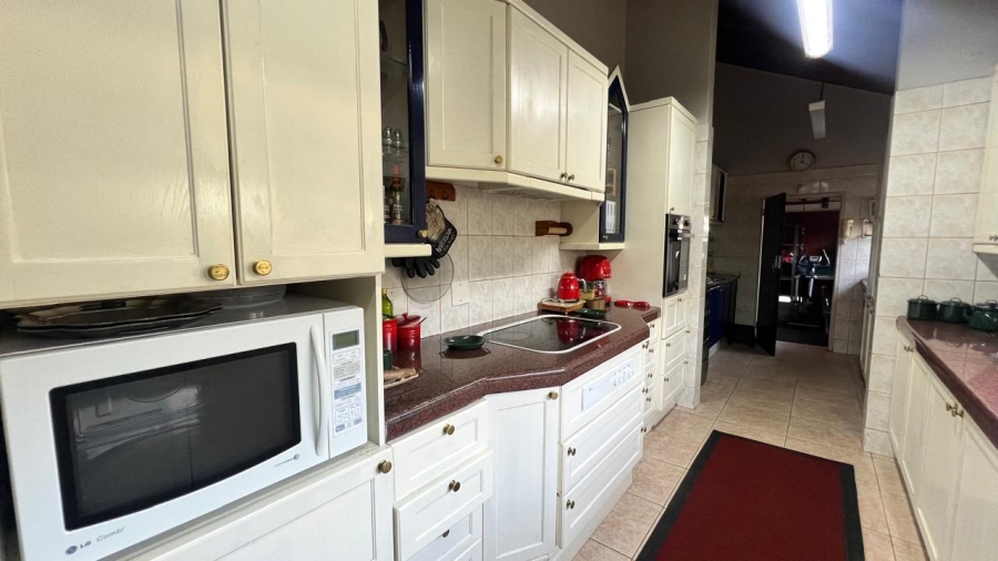 5 Bedroom Property for Sale in Bendor Limpopo