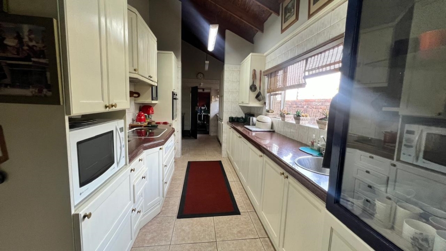 5 Bedroom Property for Sale in Bendor Limpopo