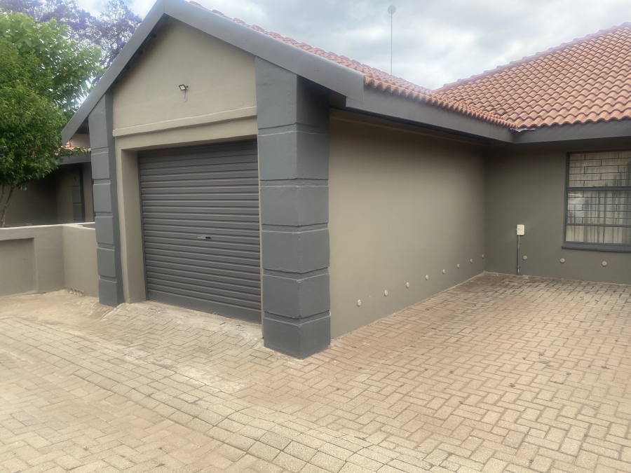 2 Bedroom Property for Sale in Polokwane Central Limpopo