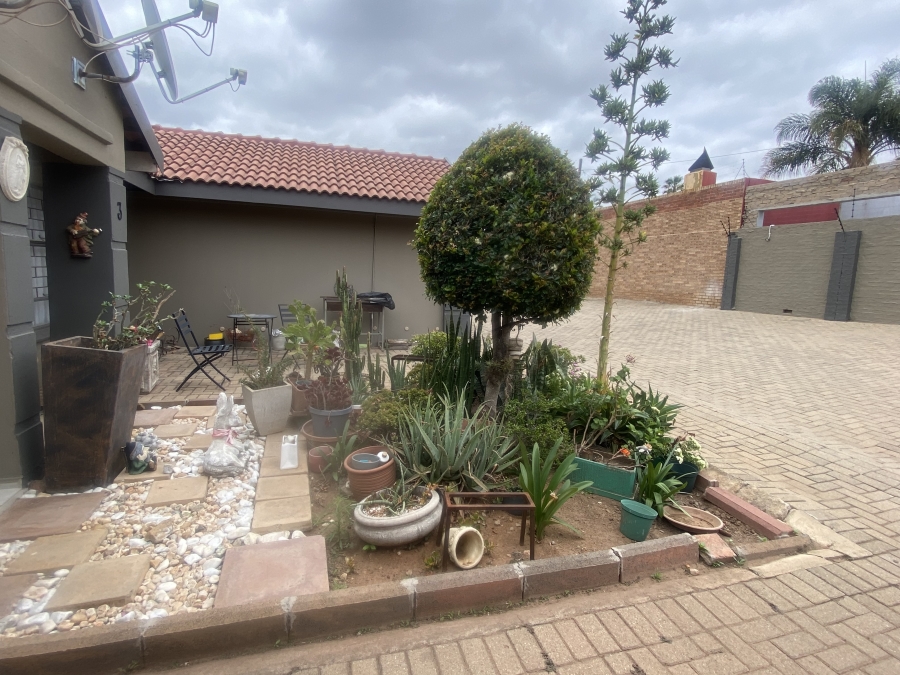 2 Bedroom Property for Sale in Polokwane Central Limpopo