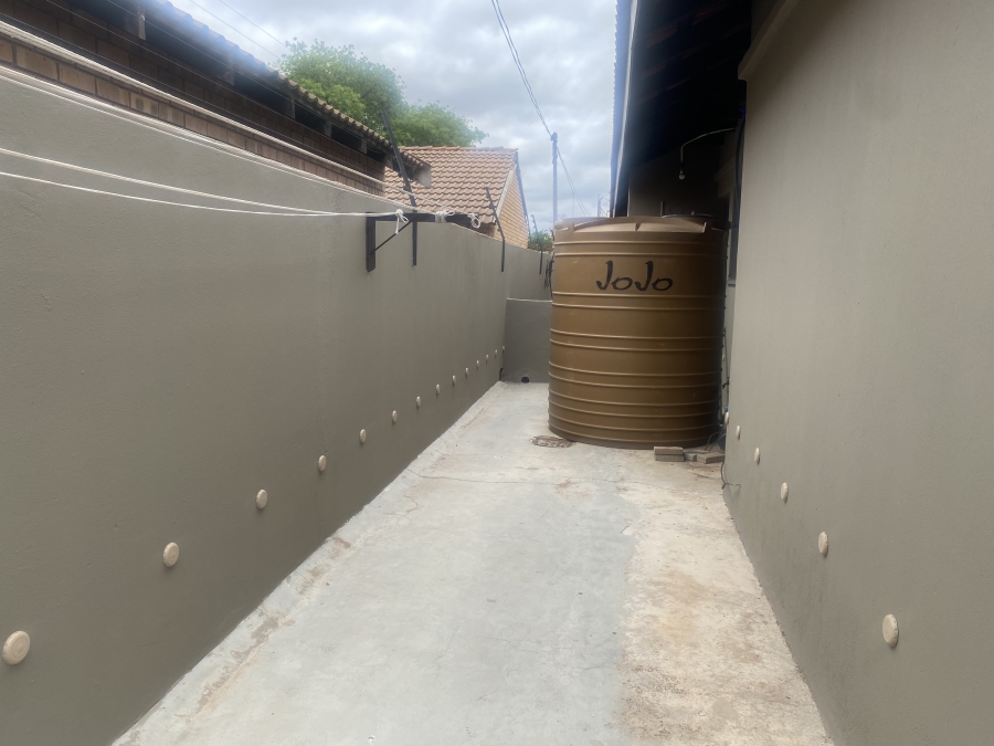 2 Bedroom Property for Sale in Polokwane Central Limpopo