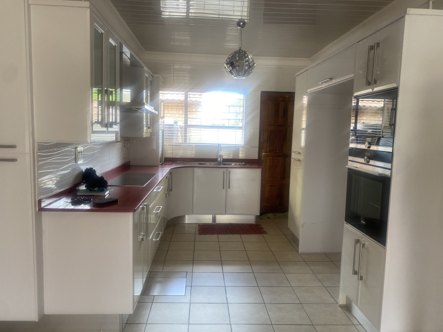 2 Bedroom Property for Sale in Polokwane Central Limpopo