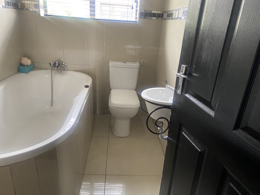 6 Bedroom Property for Sale in Bendor Limpopo