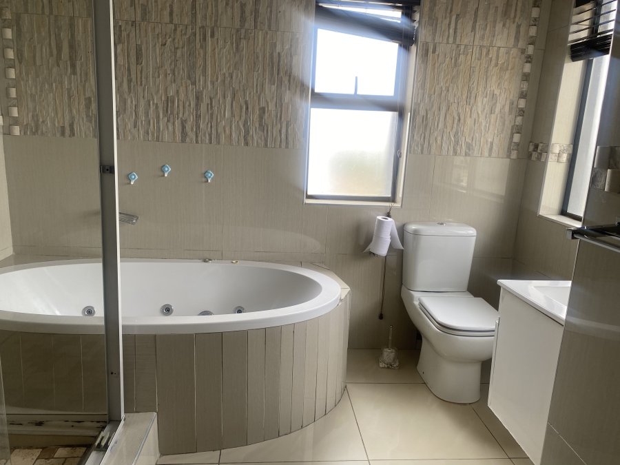 6 Bedroom Property for Sale in Bendor Limpopo