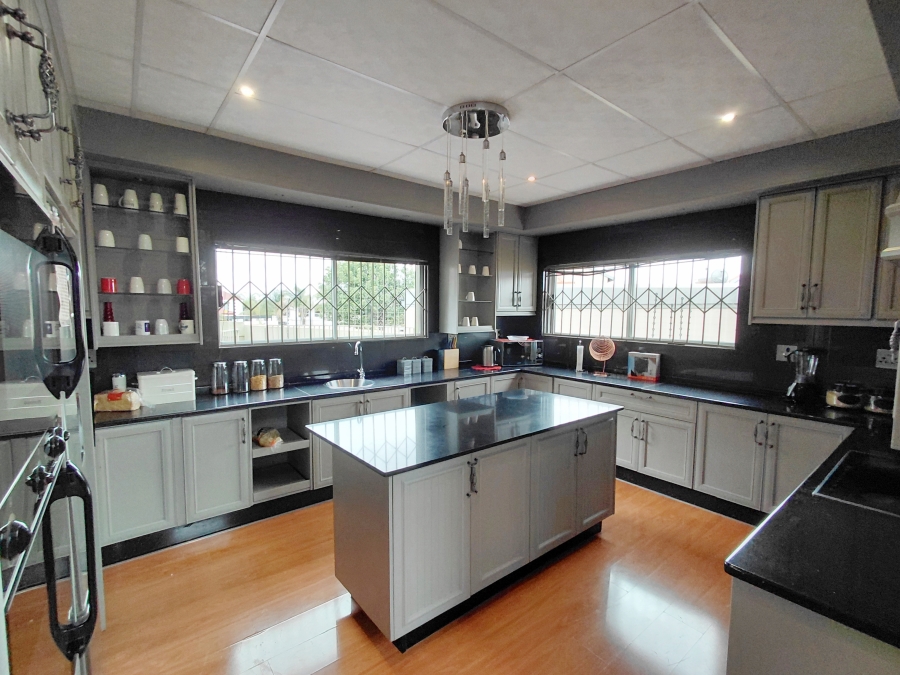 7 Bedroom Property for Sale in Sterpark Limpopo