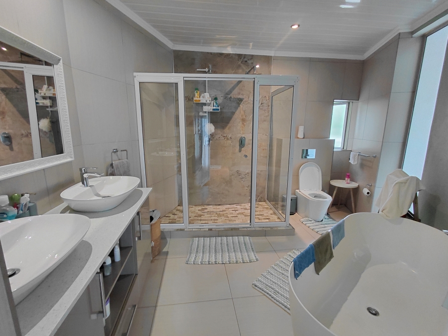 7 Bedroom Property for Sale in Sterpark Limpopo