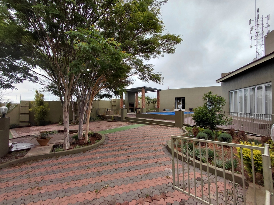7 Bedroom Property for Sale in Sterpark Limpopo