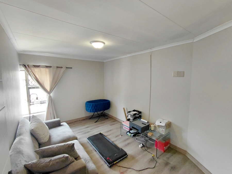 5 Bedroom Property for Sale in Flora Park Limpopo