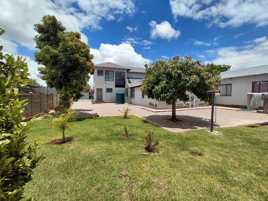 5 Bedroom Property for Sale in Flora Park Limpopo