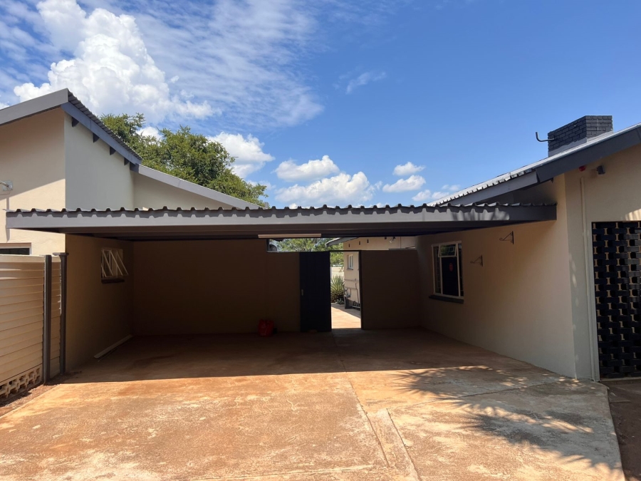 3 Bedroom Property for Sale in Kameeldoringpark Limpopo