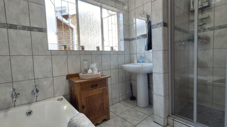 4 Bedroom Property for Sale in Sterpark Limpopo