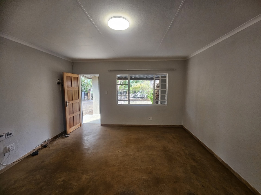 To Let 2 Bedroom Property for Rent in Hoedspruit Limpopo