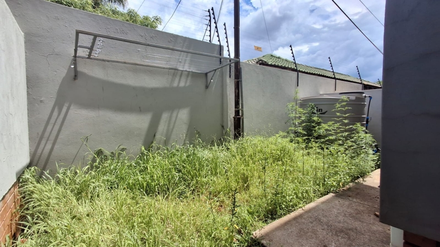 2 Bedroom Property for Sale in Polokwane Central Limpopo