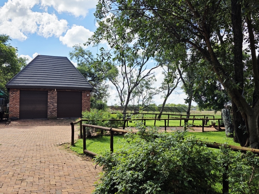 6 Bedroom Property for Sale in Modimolle Limpopo