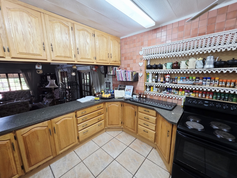 6 Bedroom Property for Sale in Modimolle Limpopo