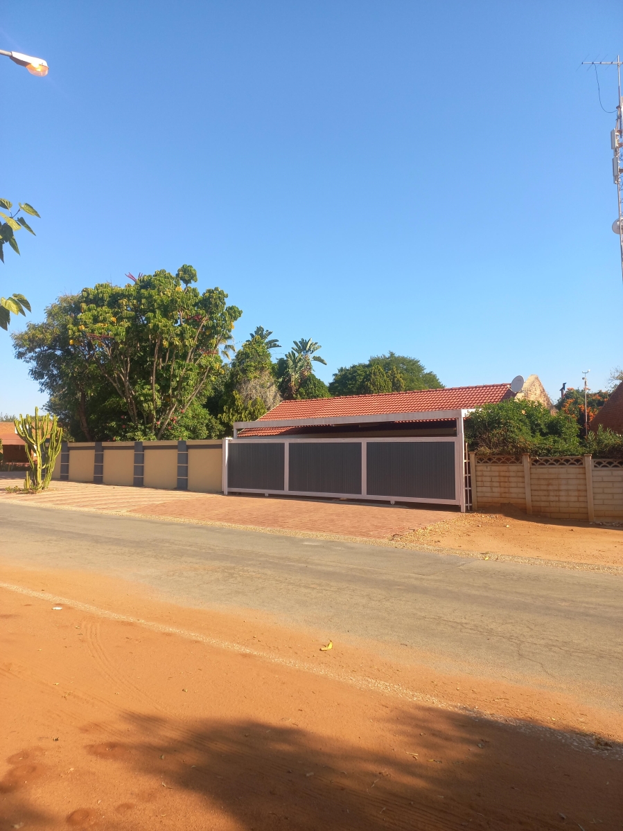 4 Bedroom Property for Sale in Flora Park Limpopo