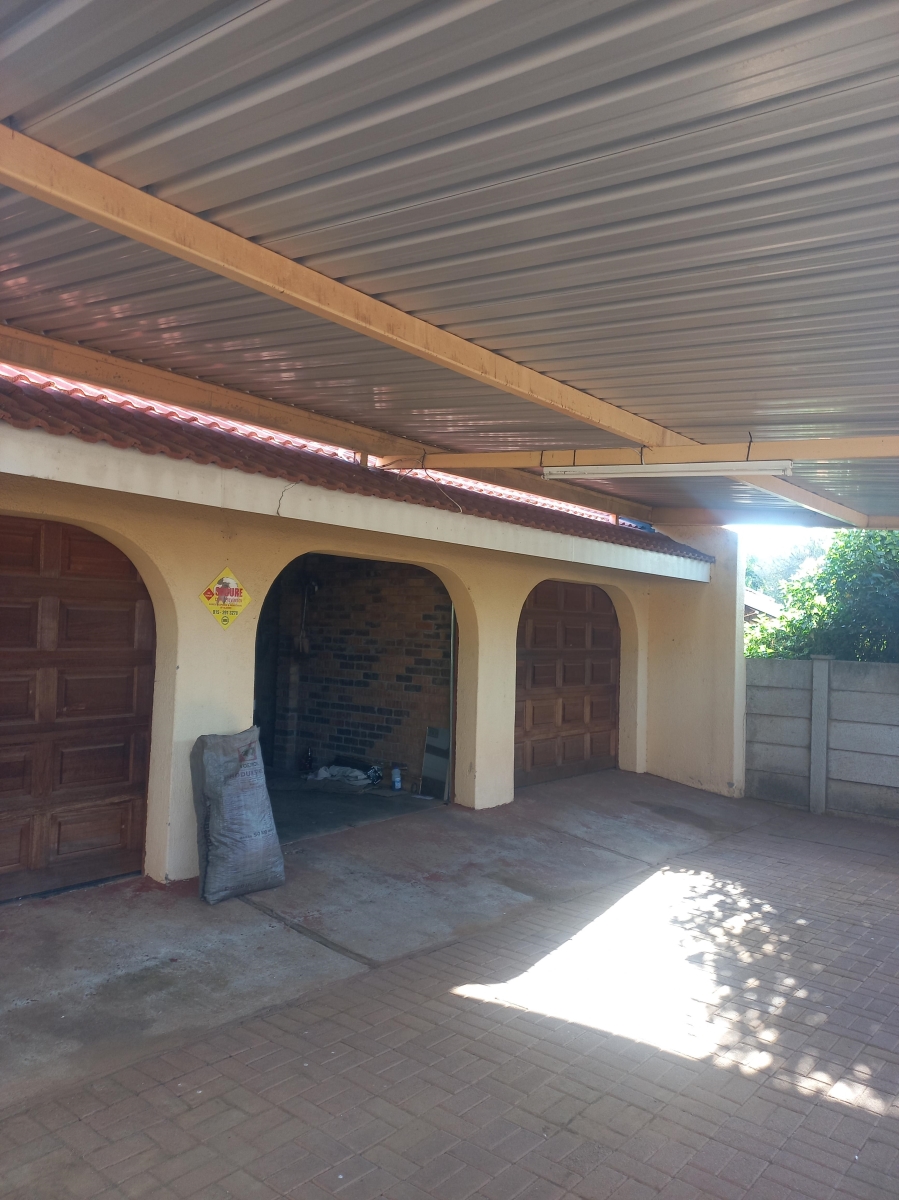 4 Bedroom Property for Sale in Flora Park Limpopo