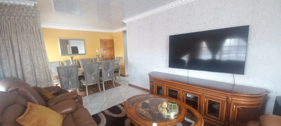 4 Bedroom Property for Sale in Madiba Park Limpopo