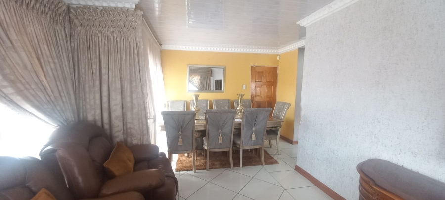 4 Bedroom Property for Sale in Madiba Park Limpopo